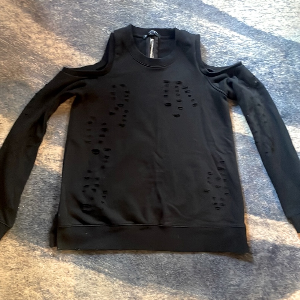 Cold shoulder sweater shirt distressed in black by Central Park New York